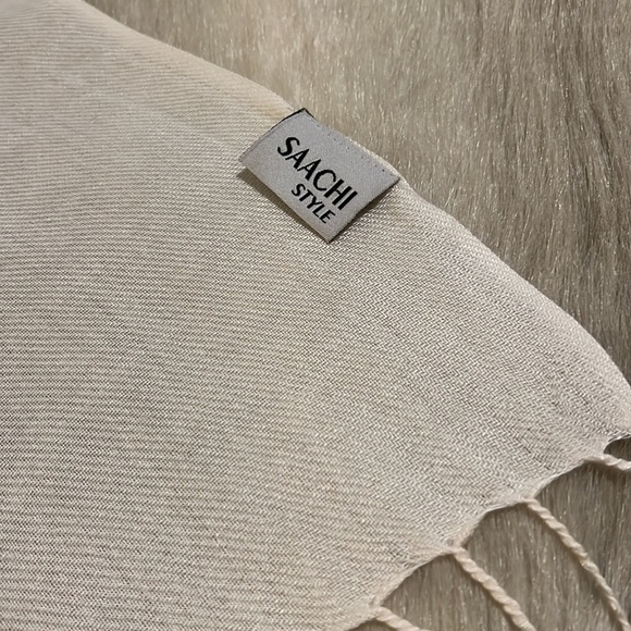 New SAACHI STYLE Off White Large Tasseled Scarf Wrap Rayon Tasseled 62”x30” - Picture 5 of 6